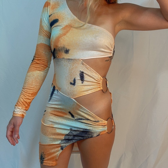 DUNE Cutout Dress🪐 - Picture 2 of 4